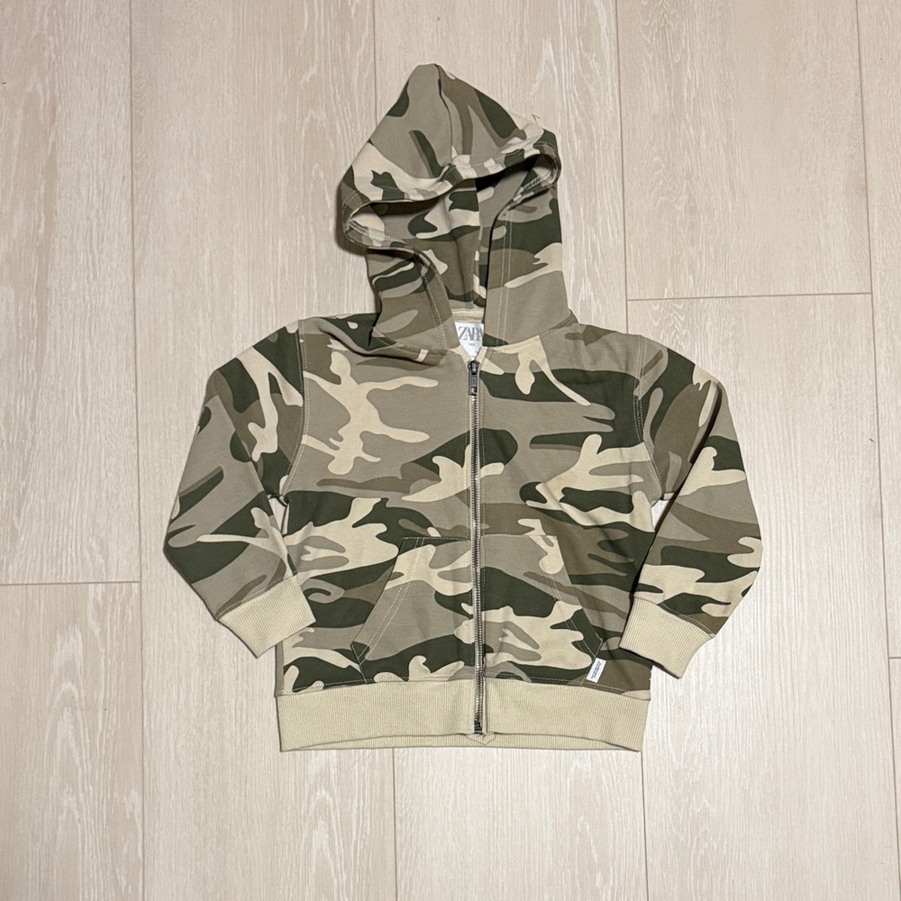 3/$10 Zara Kids Green Camouflage Zip Up Hoodie